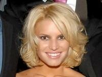 Jessica Simpson&acute;s nose worries.