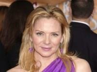 Kim Cattrall banishes light