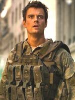 Josh Duhamel as Captain Lennox in Transformers